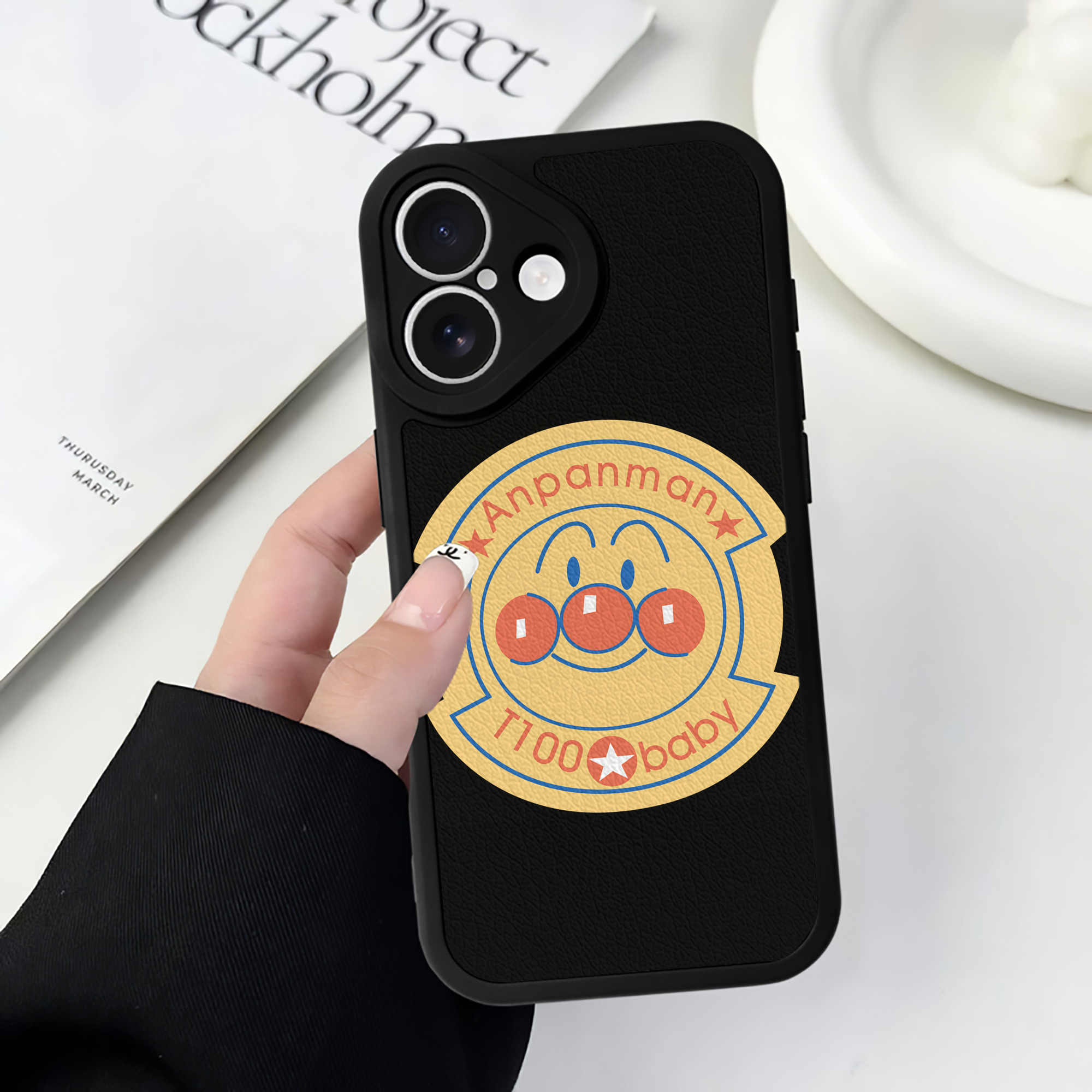 （画像用） アンパンマン Anpanman 【iPhone 16シリーズ対応】シリコンスマホケース（レザー調） 材質：シリコン